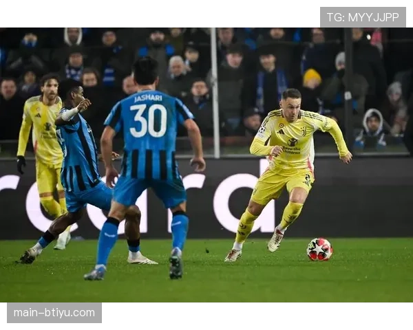 乌得勒支主场采用稳健防守策略，寻找对手防线空当